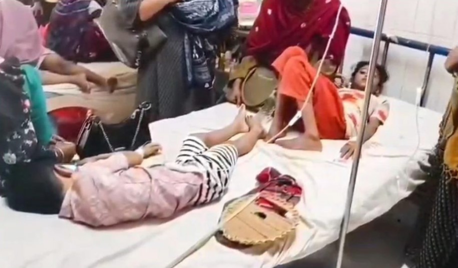 সরকারি টিফিন খেয়ে ৬ বিদ্যালয়ের ৩০ শিশু শিক্ষার্থী অসুস্থ